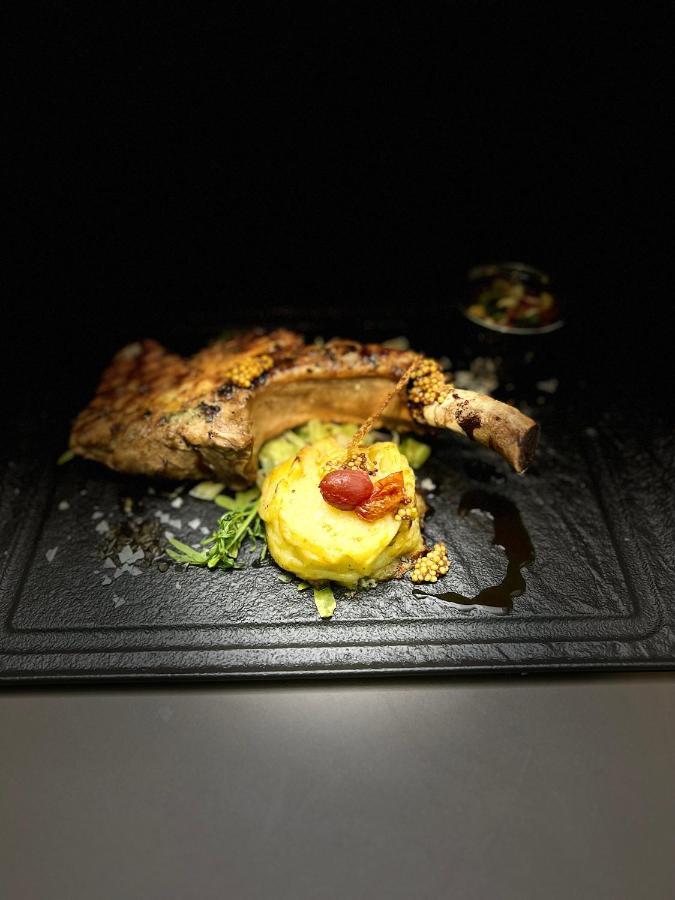Vega Resort Restaurant & Lodge โอร์โชวา ภายนอก รูปภาพ