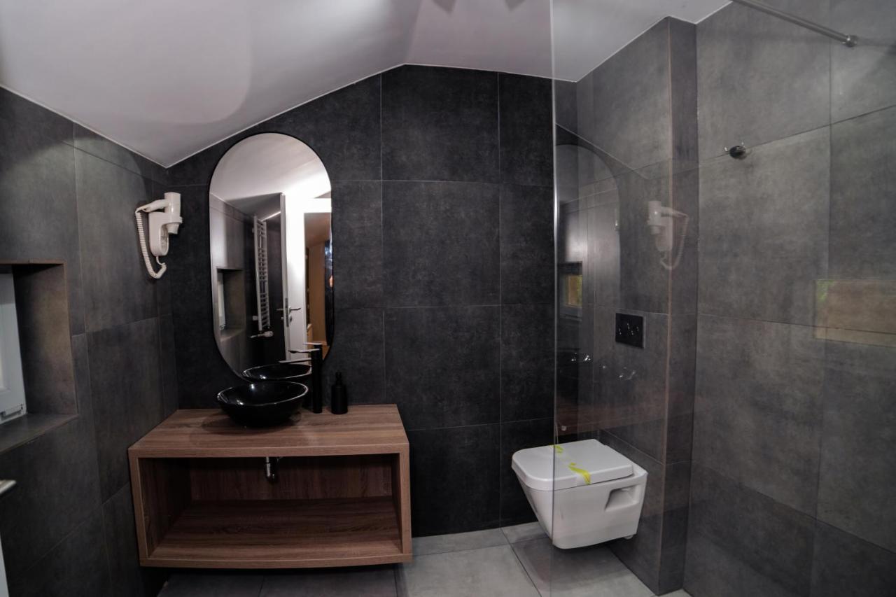 Vega Resort Restaurant & Lodge โอร์โชวา ภายนอก รูปภาพ