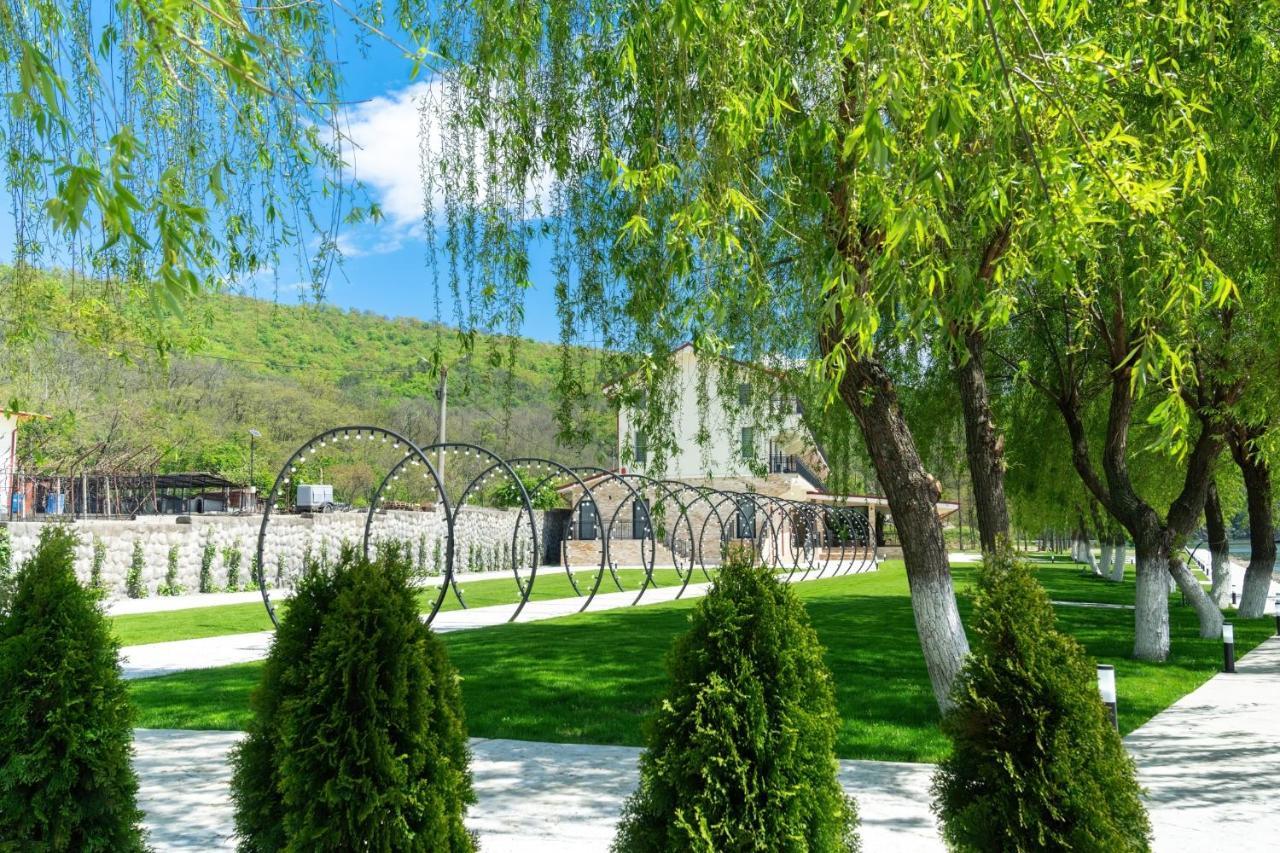 Vega Resort Restaurant & Lodge โอร์โชวา ภายนอก รูปภาพ