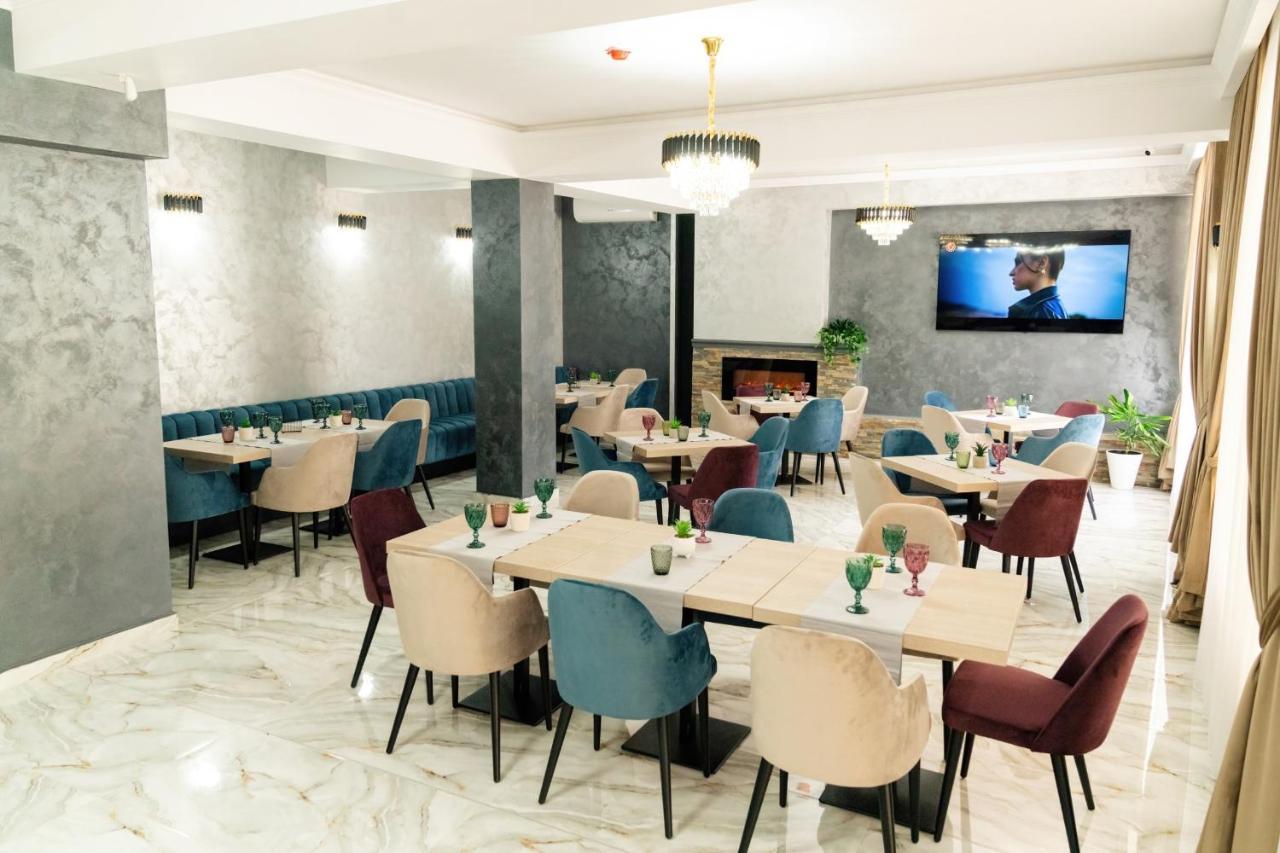 Vega Resort Restaurant & Lodge โอร์โชวา ภายนอก รูปภาพ